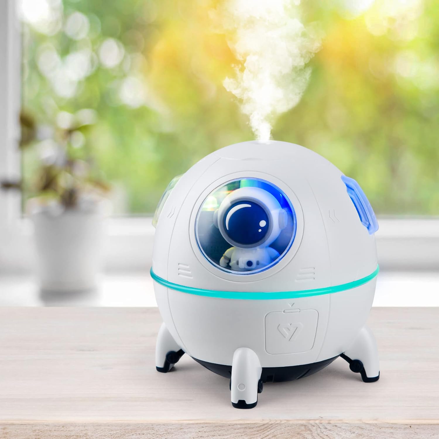 Astronaut Air Humidifier With Night Light 220 ML Capacity - Madina Gift