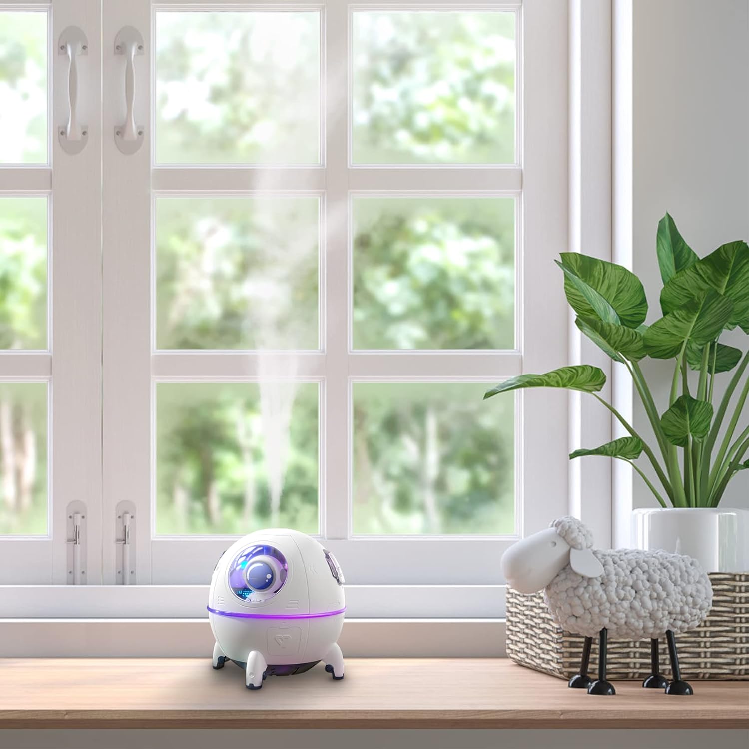 Astronaut Air Humidifier With Night Light 220 ML Capacity - Madina Gift