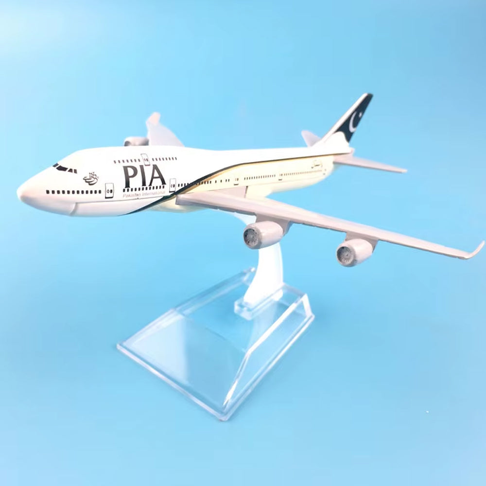 Pakistan International Airlines (PIA) Boeing 747 Diecast Model 1:4 - 16 CM