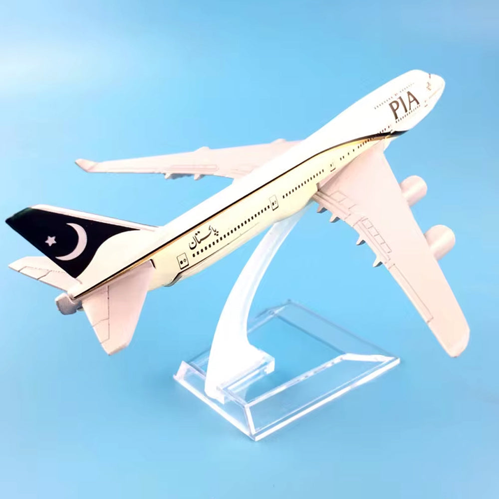 Pakistan International Airlines (PIA) Boeing 747 Diecast Model 1:4 - 16 CM