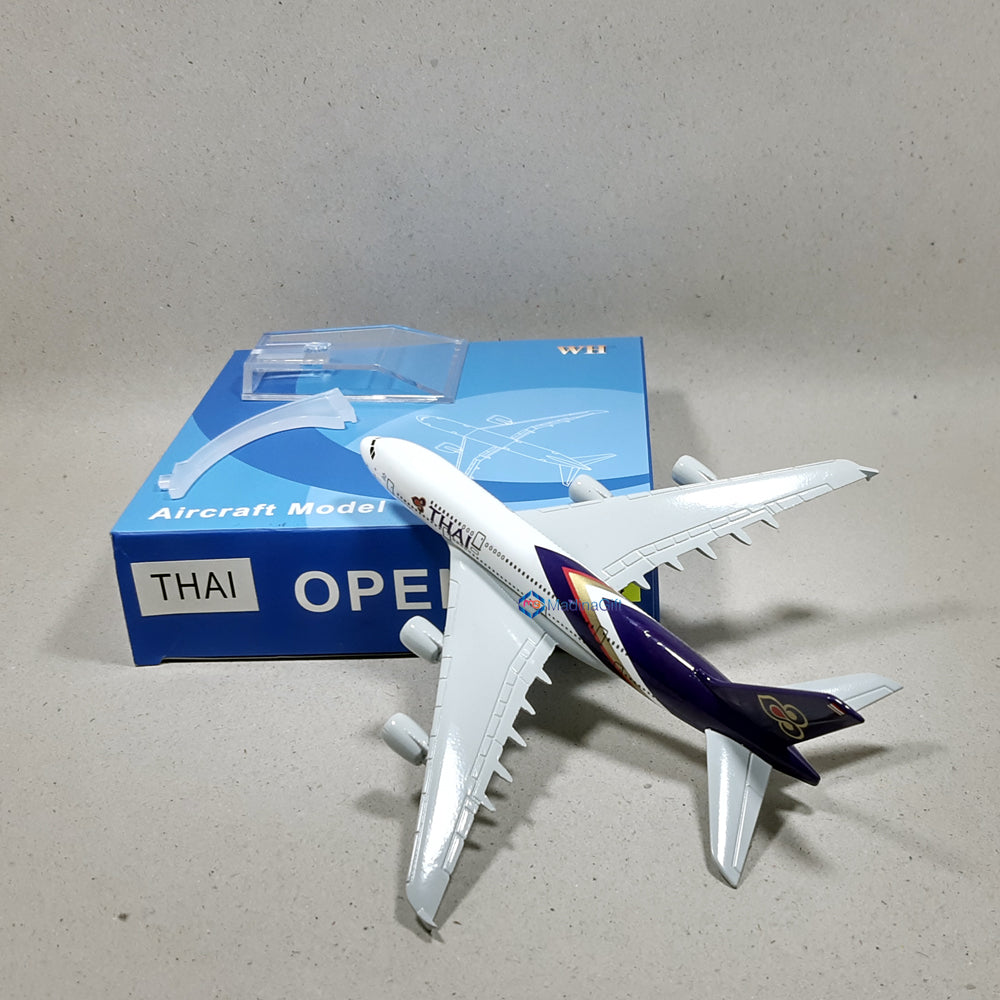 Thai Air Boeing 777 Diecast Model 1:4 Madina Gift